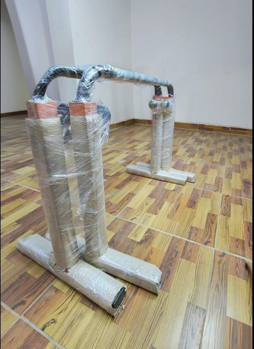 Free-Standing Adjustable Parallel Bars