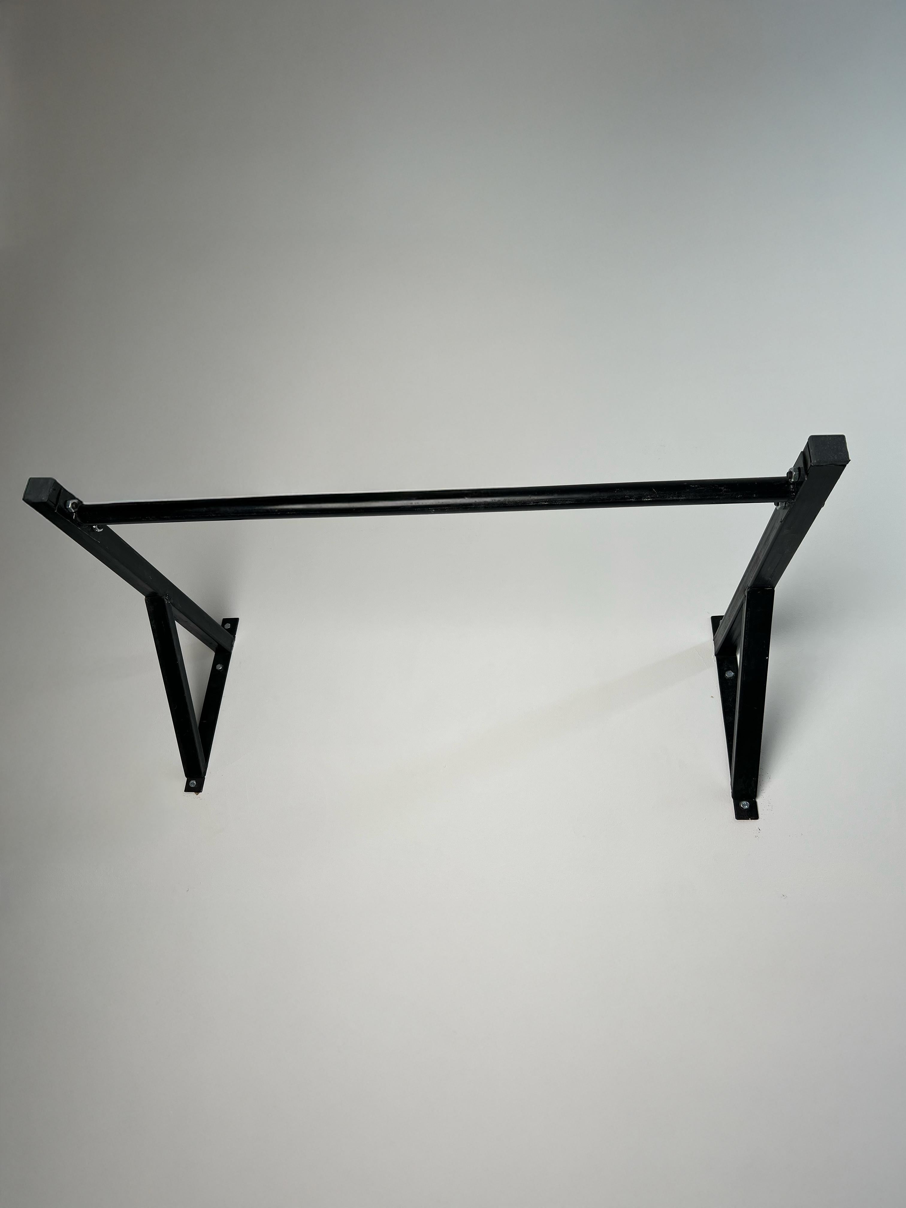 calisthenics pull up bar